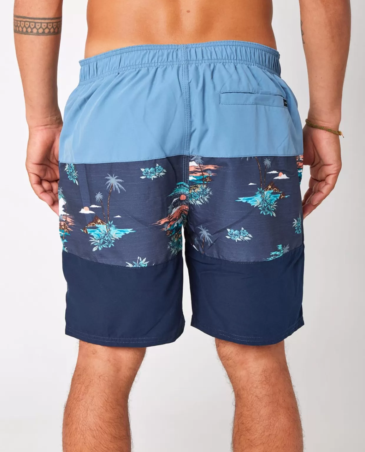 Online Nu Dividing Semi Elastic 18" Boardshort Boardshorts