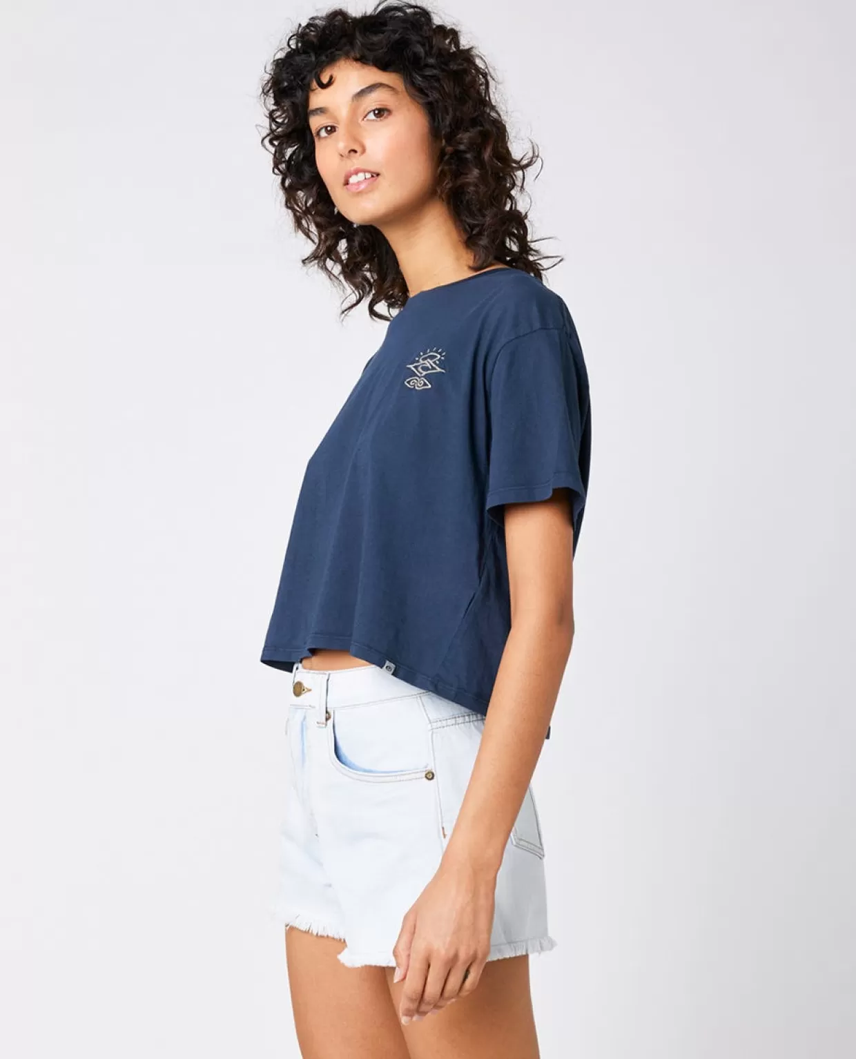 Outlet Search Icon Crop Tee Women Tees & Tanks